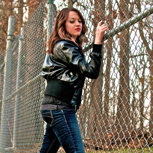 Katie Monroe Photo 36