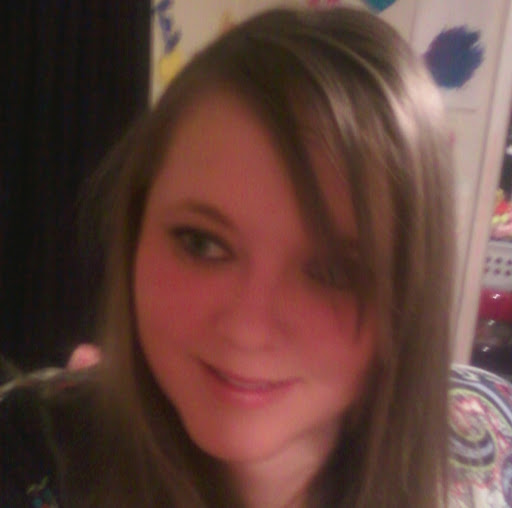 Erica Mahoney Photo 16