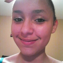 Stephany Roberson Photo 9