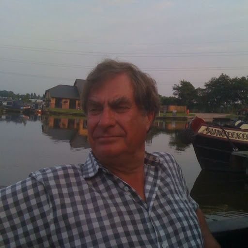 Nicholas Hutton Photo 12
