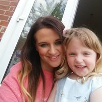 Amy Metcalfe Photo 17