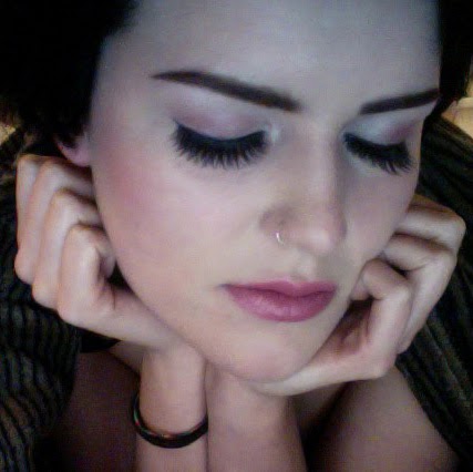 Elizabeth Bradley Photo 43