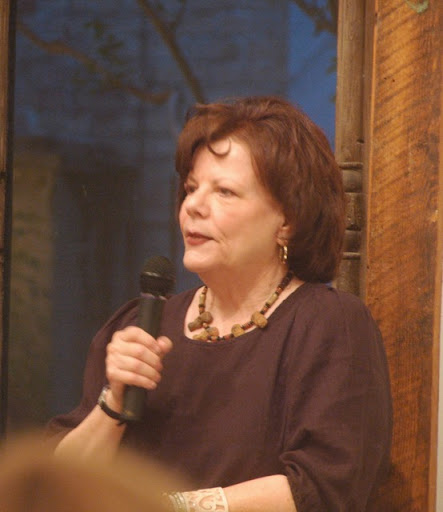 Janet Lynch Photo 39