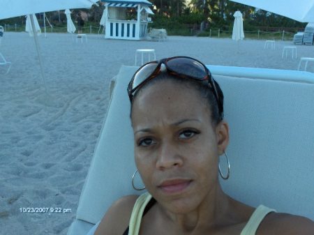 Angela Robinson Photo 52