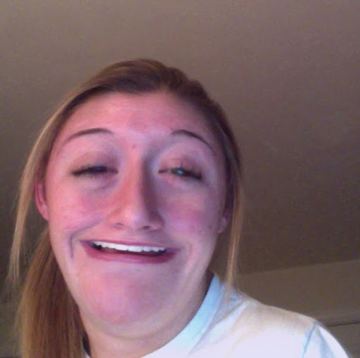 Samantha Fallon Photo 3