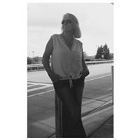 Karen Grabowski Photo 27