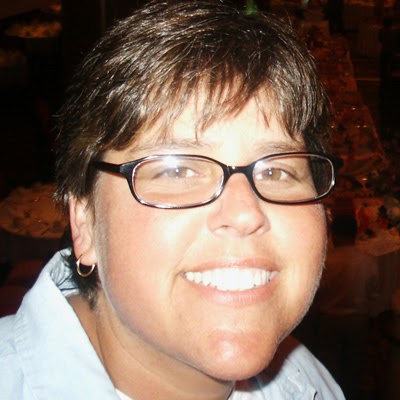 Julie Weaver Photo 18