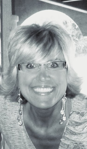 Debbie Francis Photo 13