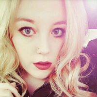Amanda Lowery Photo 19