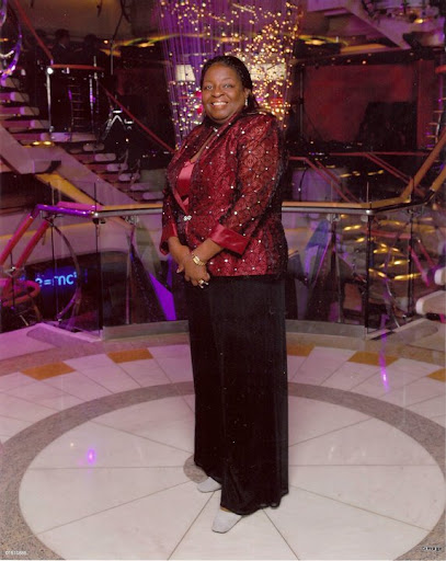 Renee Lee Photo 24