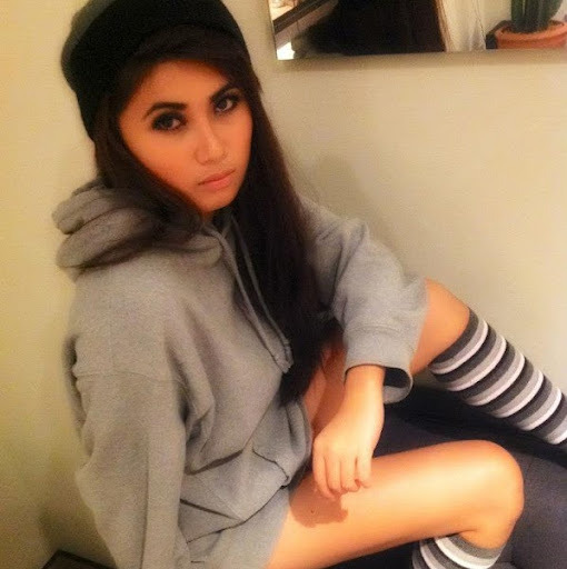 Vivian Salinas Photo 4