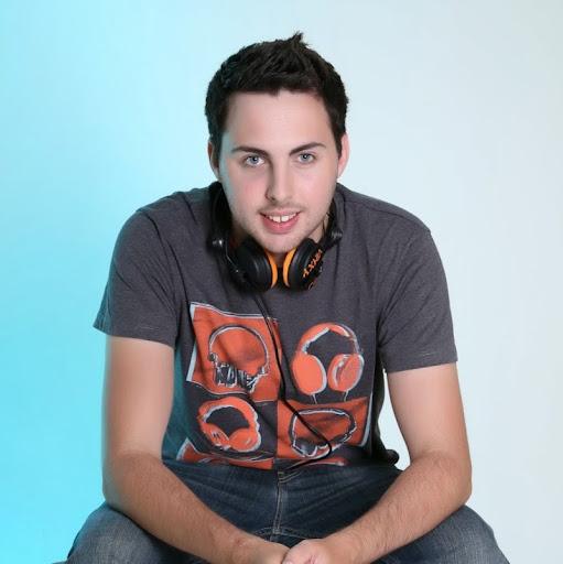 Richard Vickers Photo 22