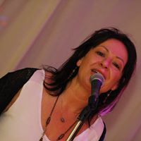 Julia Foster Photo 18
