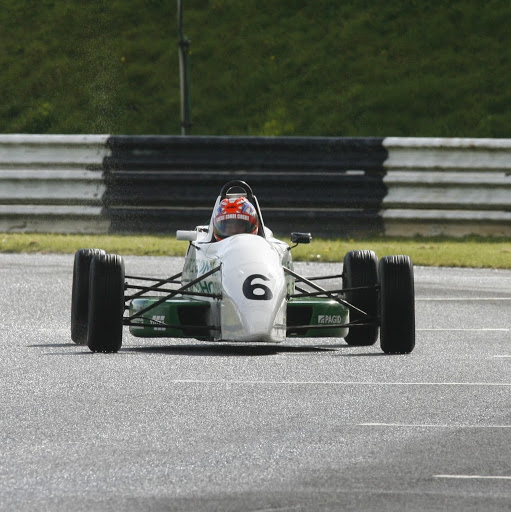 Julian Partridge Photo 9