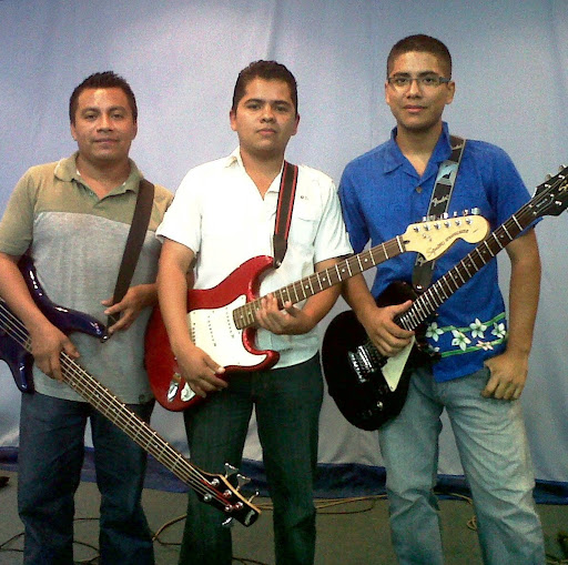 Edwin Delgado Photo 34