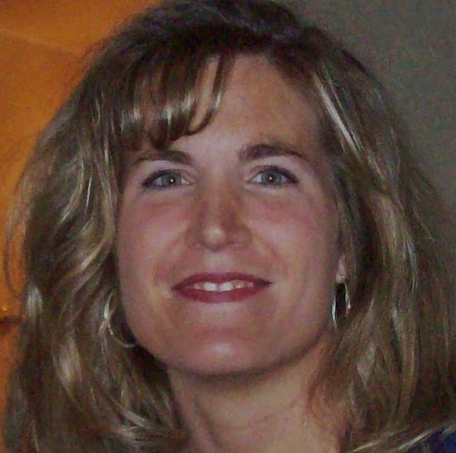 Elizabeth Brooks Photo 30