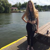 Emily Downing Photo 14