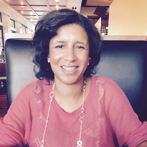 Sandra Mathis Photo 16