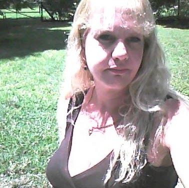 Sandy Maxwell Photo 35