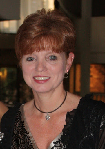 Ellen Lowe Photo 18