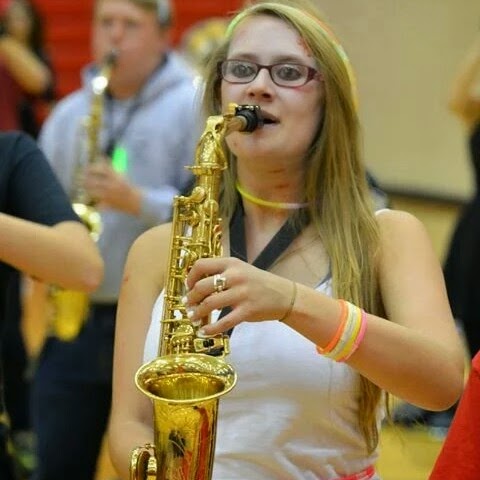 Lizzie Robinson Photo 16
