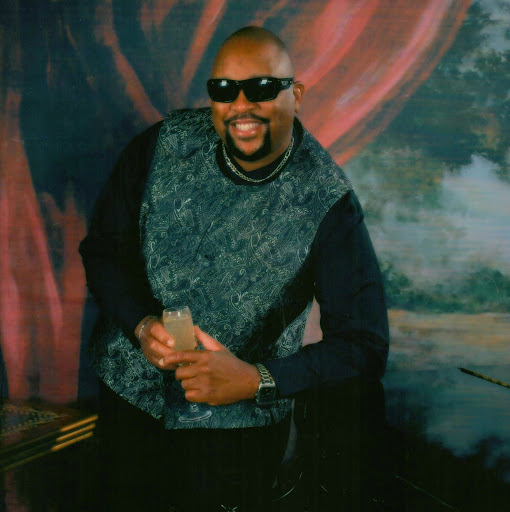 Timothy Elliott Photo 8