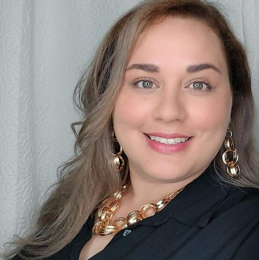 Elizabeth Torres Photo 24
