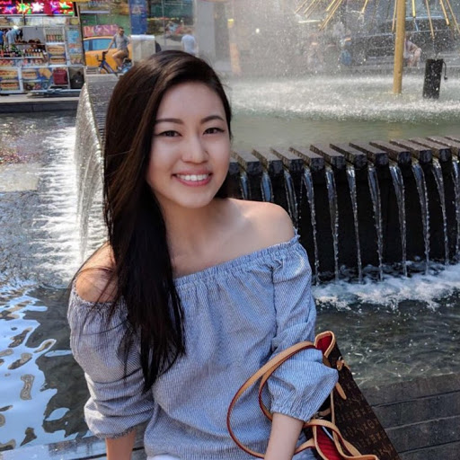 Emily Yu Photo 35