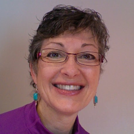 Renee Thompson Photo 16