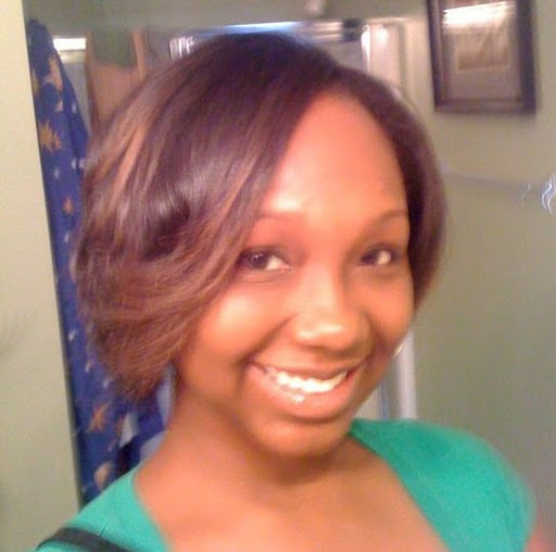 Amber Reynolds Photo 11