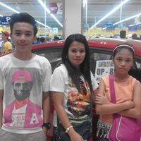 Amy Flores Photo 8