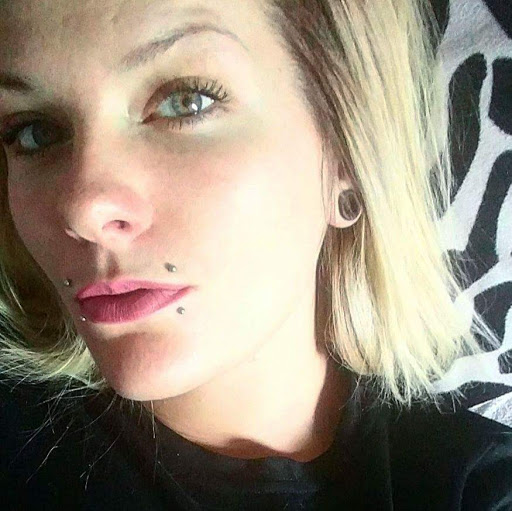 Samantha Roy Photo 15