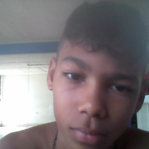 Daniel Henriquez Photo 17