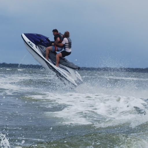 Travis Robbins Photo 26