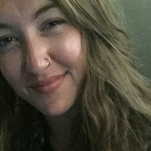 Emily Anderson Photo 27