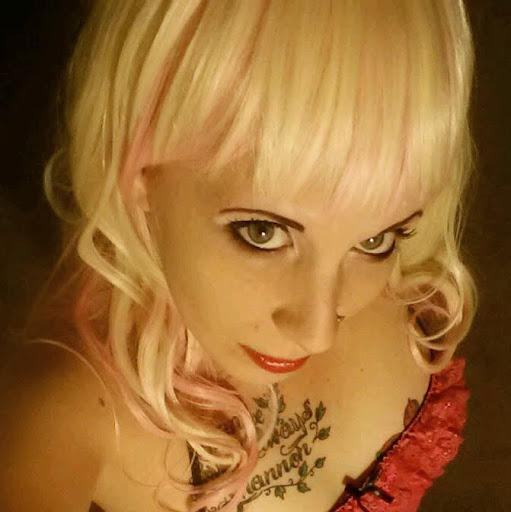 Kristen Abbott Photo 2
