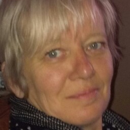 Sally Willis Photo 30
