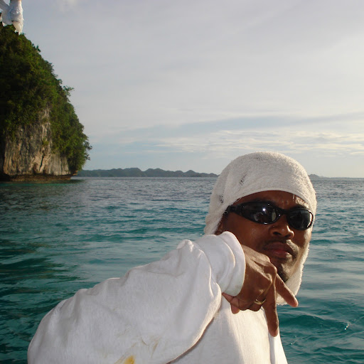 Raymond Roman Photo 36