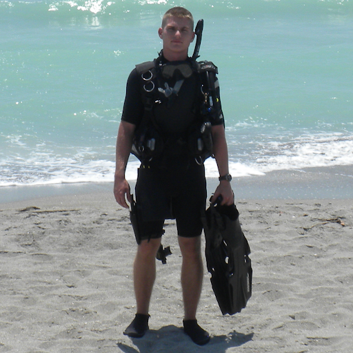 Erik May Photo 19