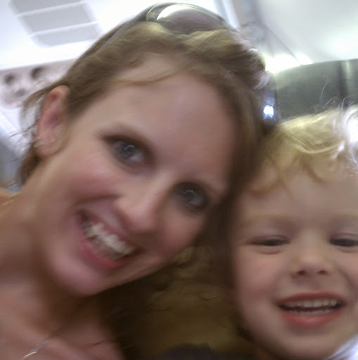 Kelly Thompson Photo 48