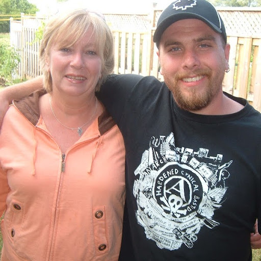 Theresa Thomson Photo 16