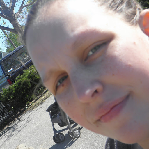 Jennifer Howes Photo 25