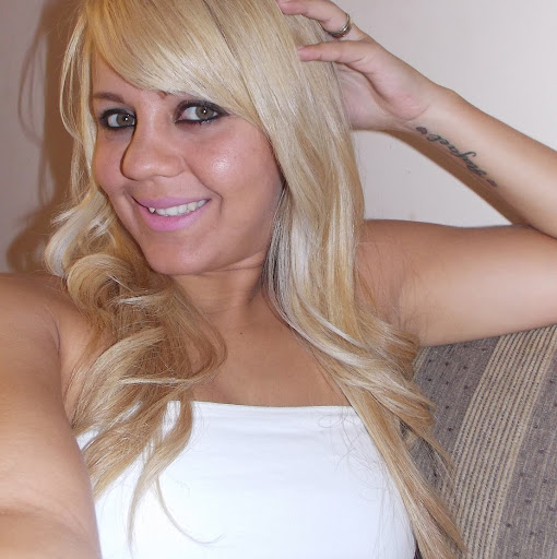 Deborah Mello Photo 24