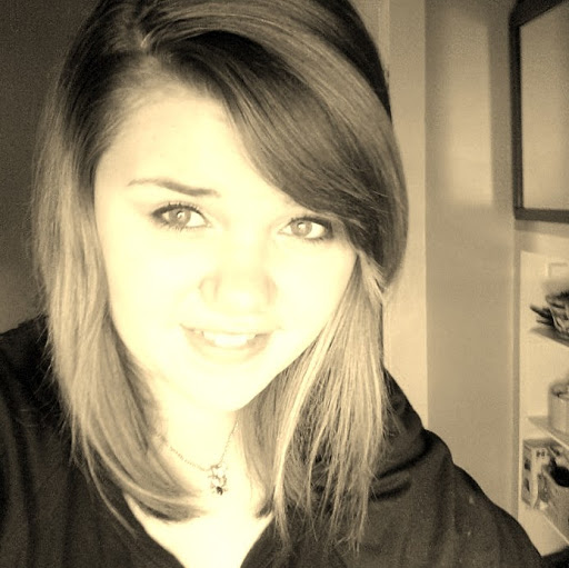 Mollie Mills Photo 7