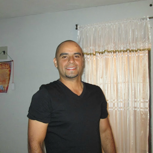 Alexander Manzano Photo 5