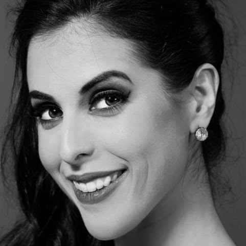 Erika Taylor Photo 29