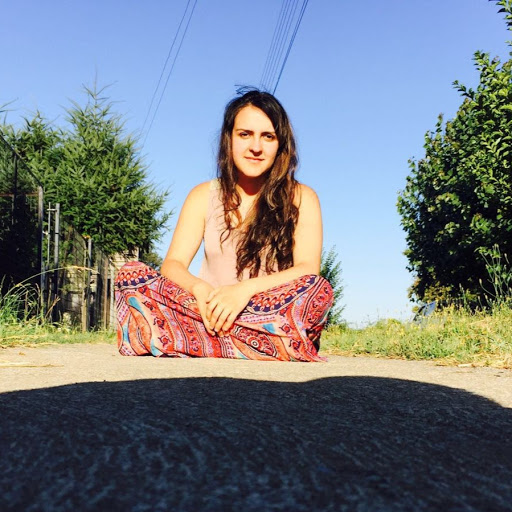 Jacqueline Gonzalez Photo 24