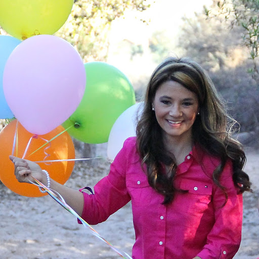 Julia Hull Photo 9