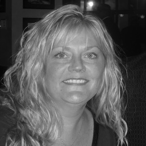 Jennifer Drake Photo 16