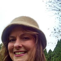 Pamela Dickinson Photo 22